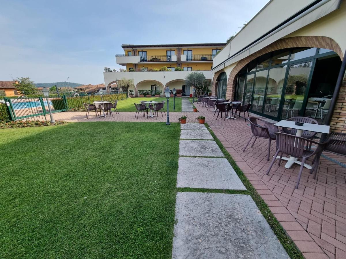 Le Terrazze Sul Lago Hotel & Residence Padenghe sul Garda Luaran gambar
