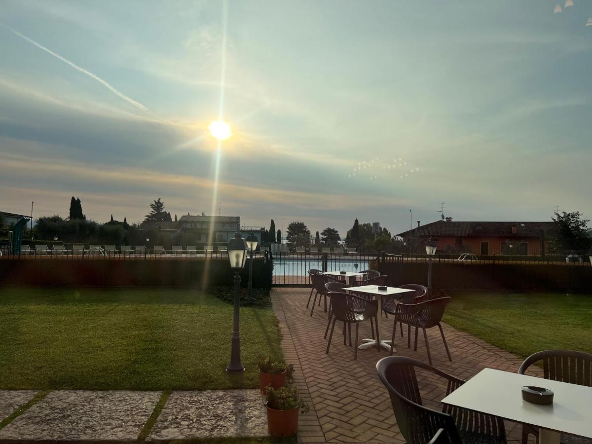 Le Terrazze Sul Lago Hotel & Residence Padenghe sul Garda Luaran gambar