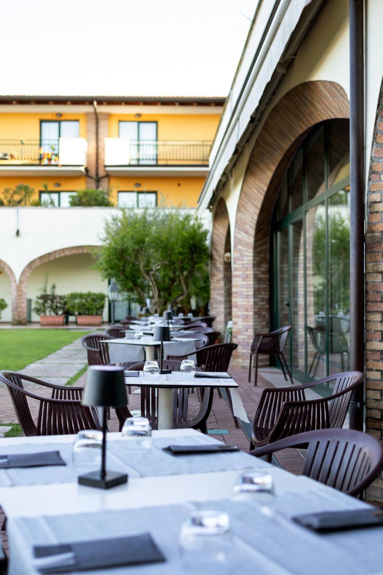 Le Terrazze Sul Lago Hotel & Residence Padenghe sul Garda Luaran gambar