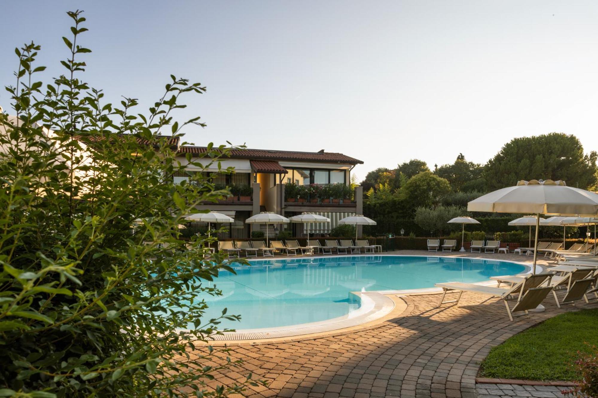 Le Terrazze Sul Lago Hotel & Residence Padenghe sul Garda Luaran gambar