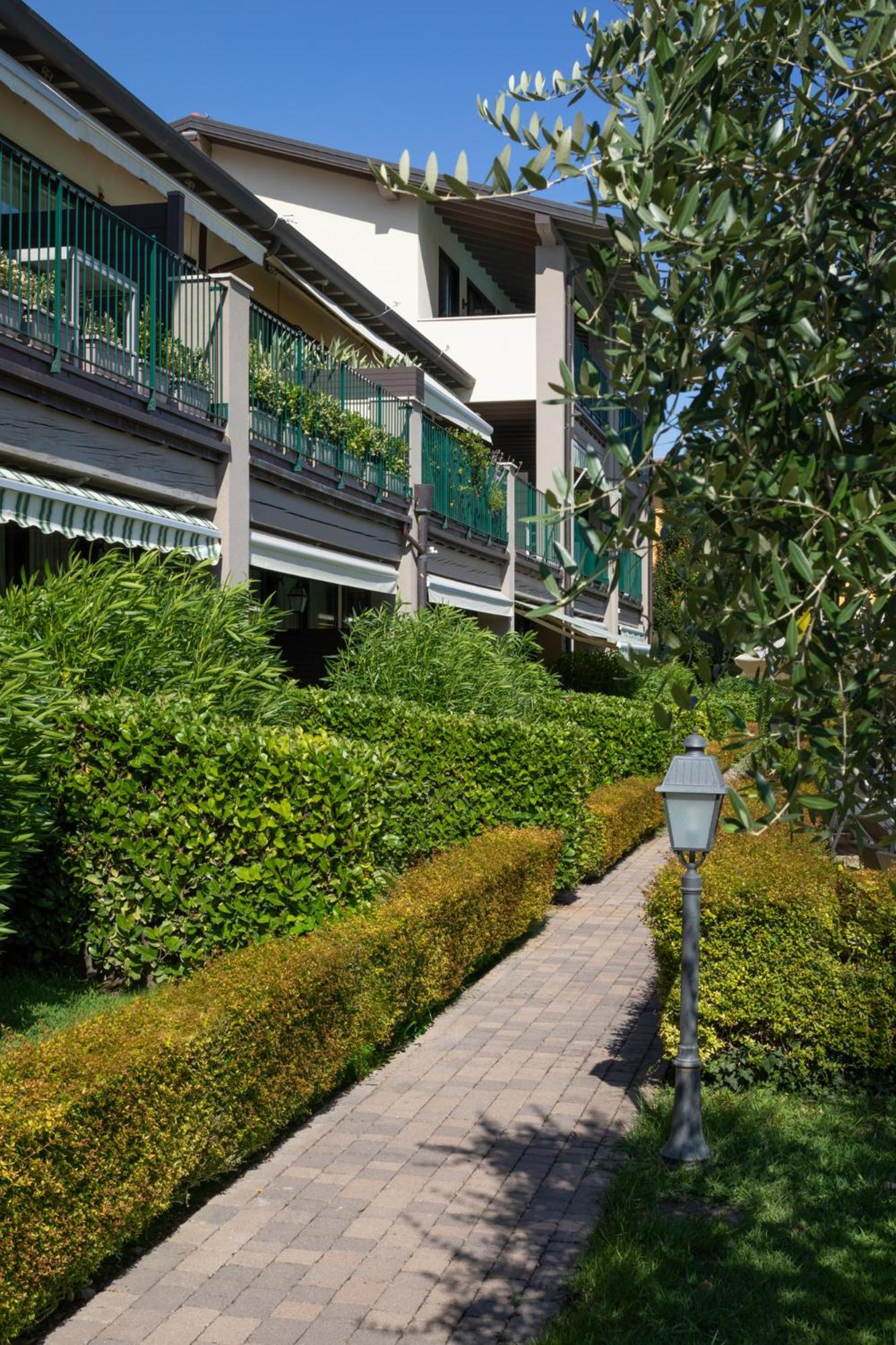 Le Terrazze Sul Lago Hotel & Residence Padenghe sul Garda Luaran gambar