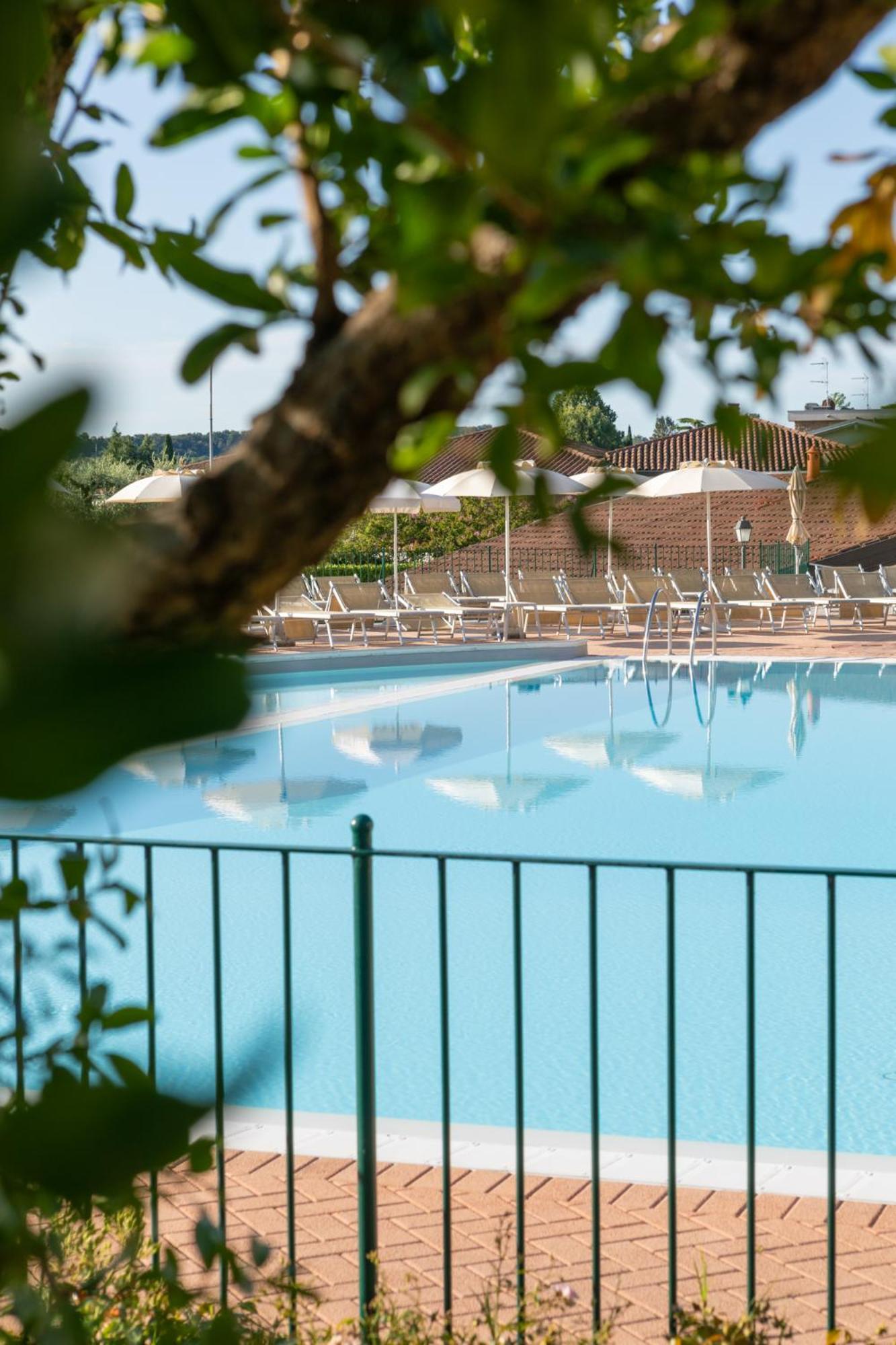 Le Terrazze Sul Lago Hotel & Residence Padenghe sul Garda Luaran gambar