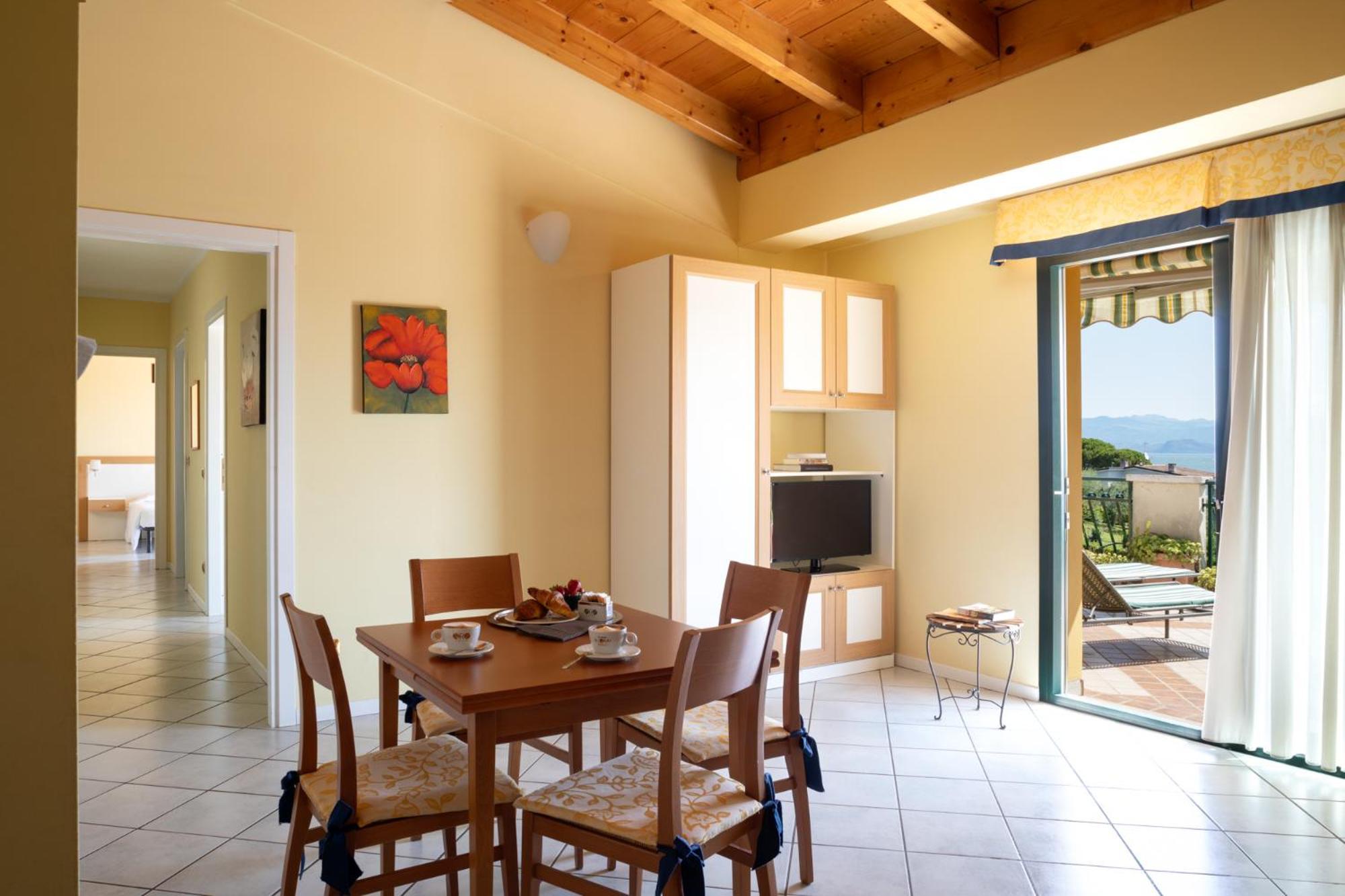 Le Terrazze Sul Lago Hotel & Residence Padenghe sul Garda Luaran gambar