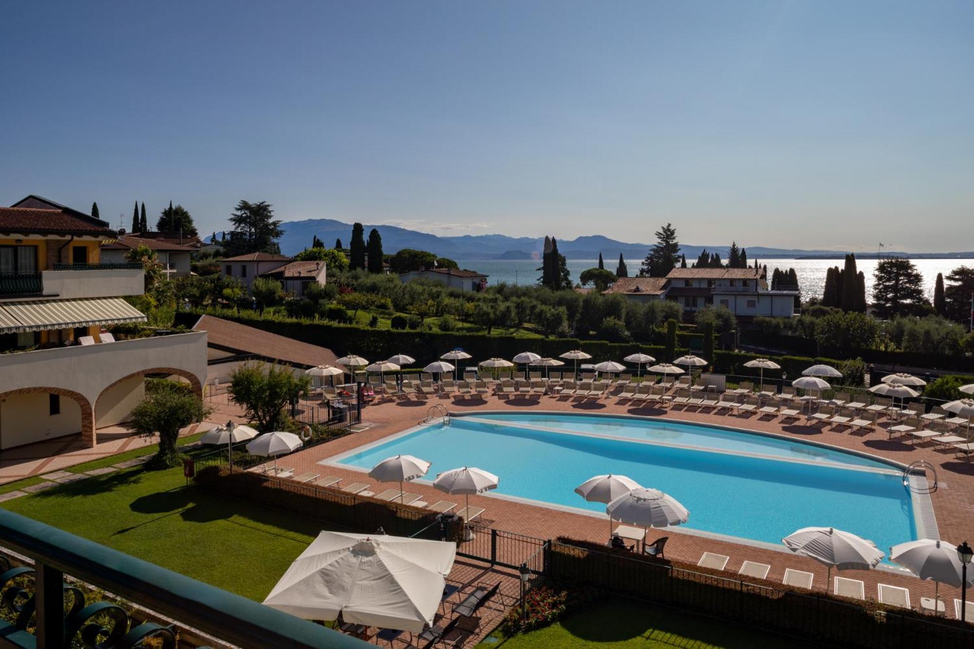 Le Terrazze Sul Lago Hotel & Residence Padenghe sul Garda Luaran gambar