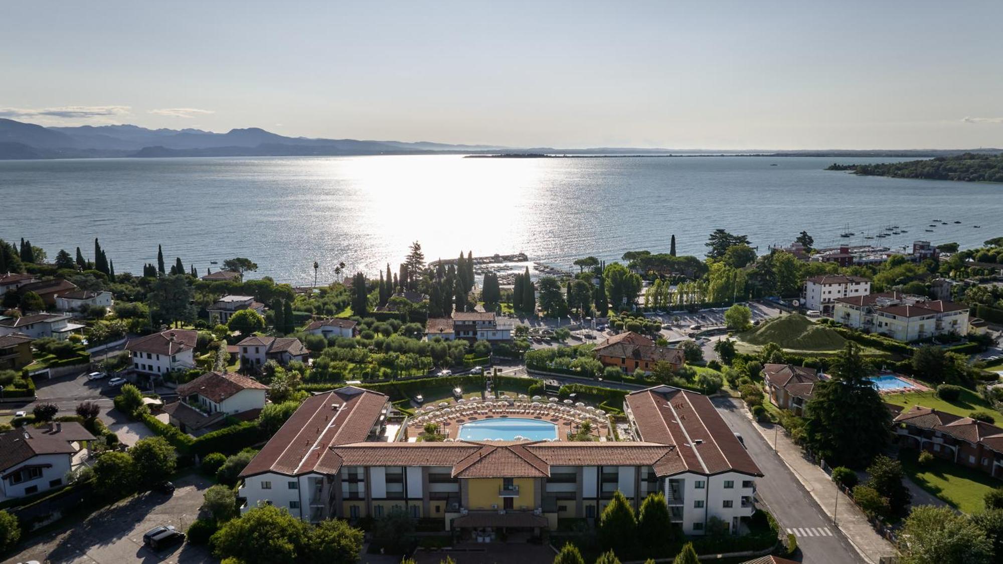 Le Terrazze Sul Lago Hotel & Residence Padenghe sul Garda Luaran gambar