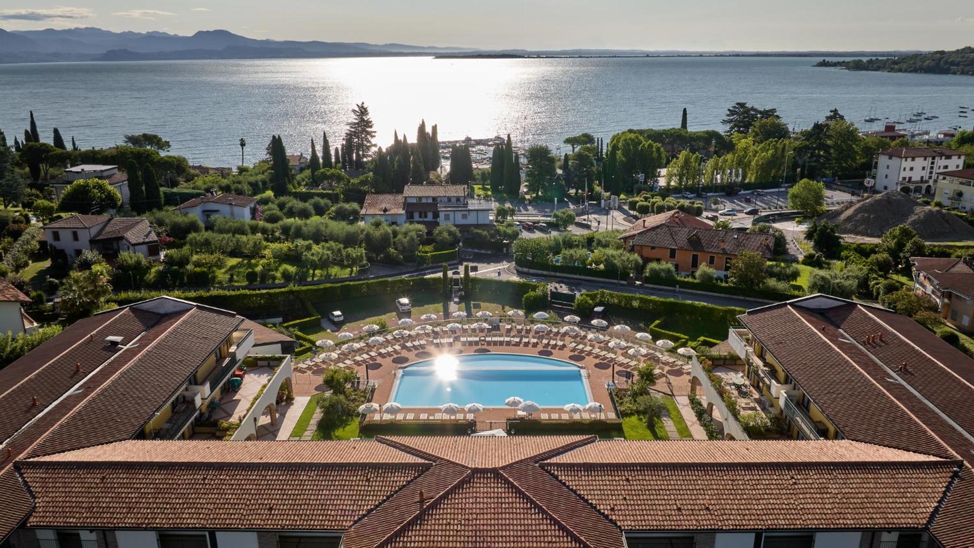 Le Terrazze Sul Lago Hotel & Residence Padenghe sul Garda Luaran gambar